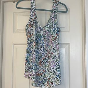 Cabi silk floral tank top excellent condition size medium